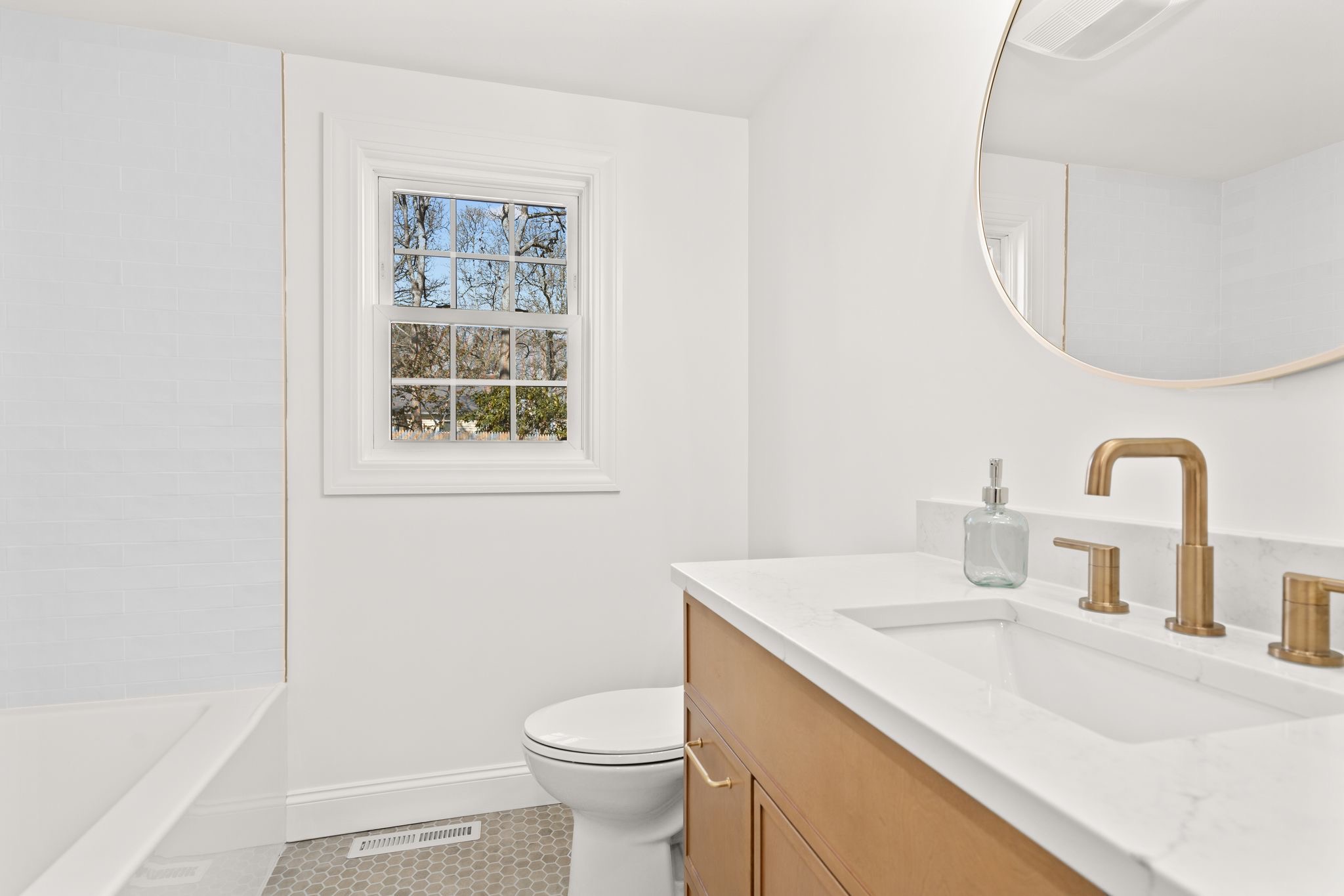 Clover Contracting LLC Image