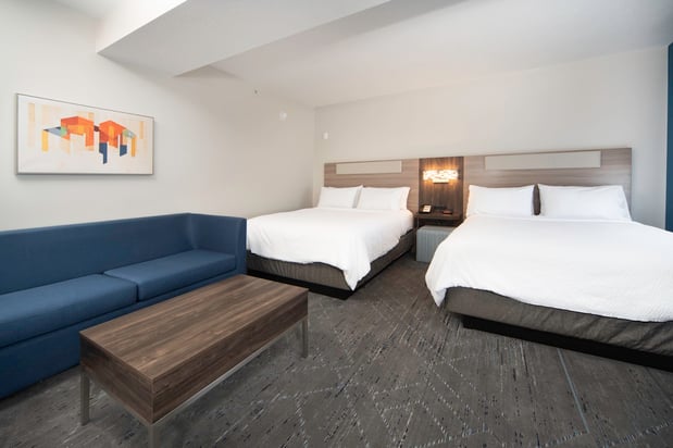 Images Holiday Inn Express & Suites Indianapolis - East by IHG