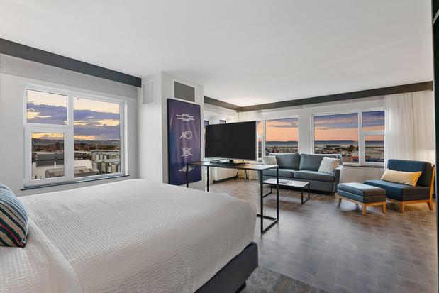 Images Hotel Indigo Seattle Everett Waterfront by IHG