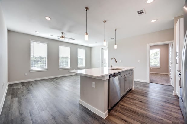 Images Water's Edge Apartments and Townhomes