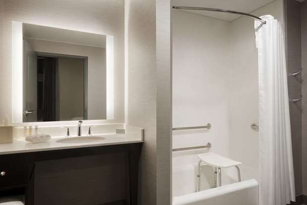 Images Homewood Suites by Hilton Milwaukee Downtown
