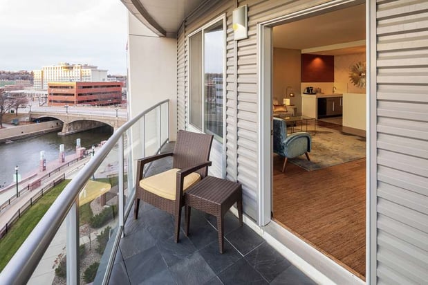 Images Hilton Garden Inn Sioux Falls Downtown