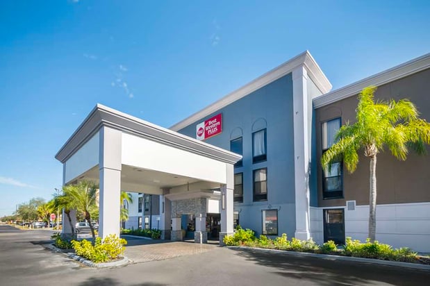 Images Best Western Plus Universal Inn