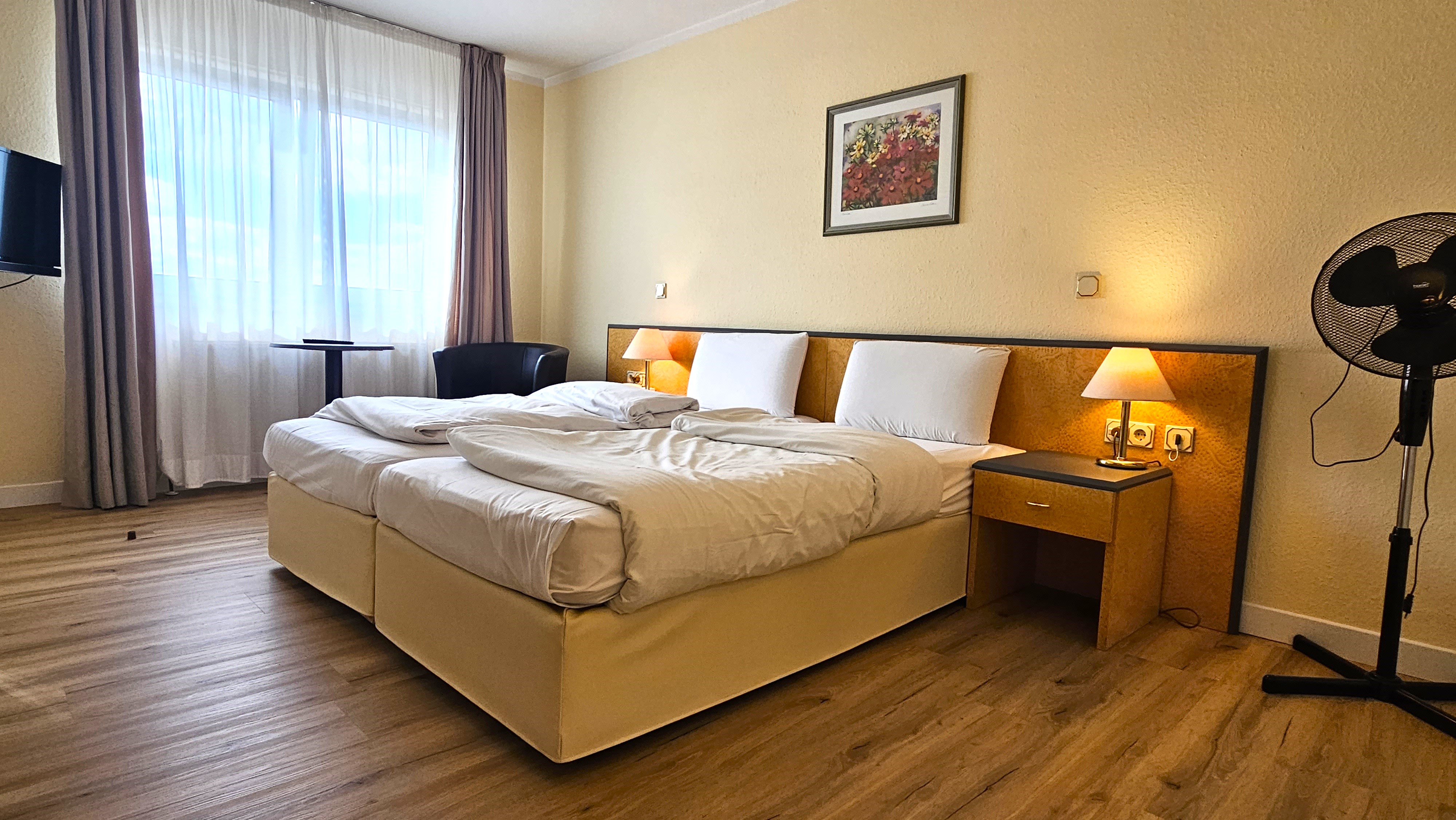 eXo Individual Hotel Waghäusel - by SuperFly Hotels, Habichtstraße 3 in Waghäusel