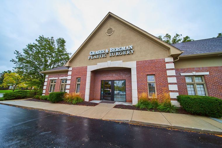 Exterior of Carmel Cosmetic and Plastic Surgeons | Carmel, IN