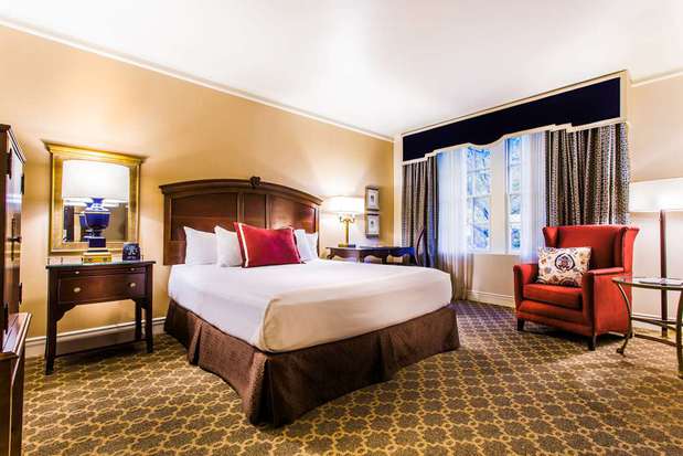 Images The Hotel Roanoke & Conference Center, Curio Collection by Hilton