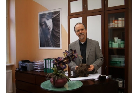 Bild 1 Axel Wagner- Friseure & Apollo Zweithaarpraxis in Kleinmachnow