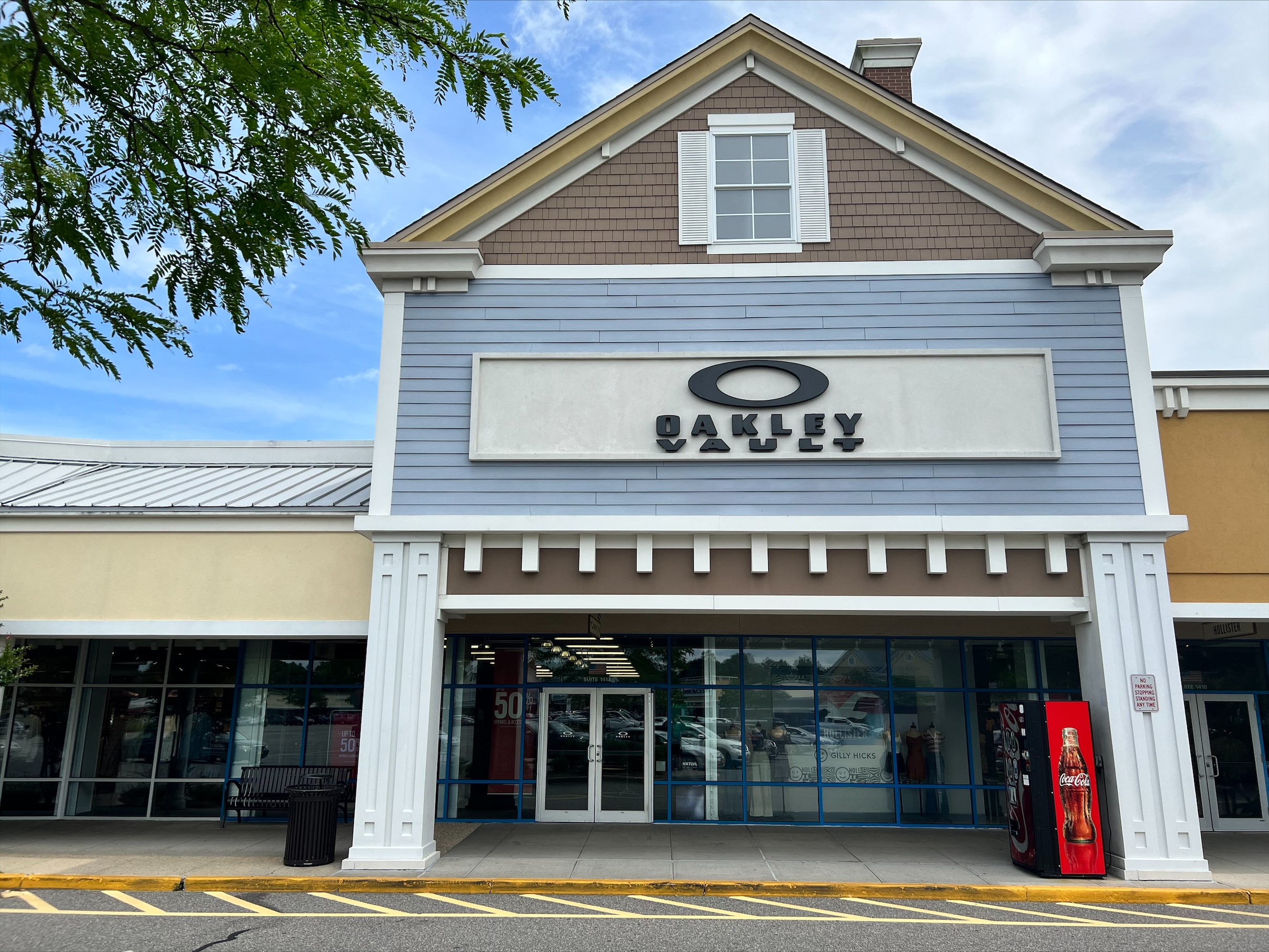Oakley Vault, 1412 Tanger Mall Dr, Tanger Outlets Riverhead, Riverhead, NY, Clothing Retail MapQuest