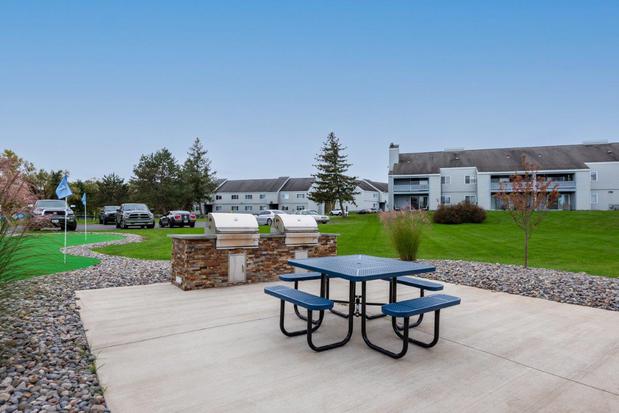 Images The Meadows Apartment Homes