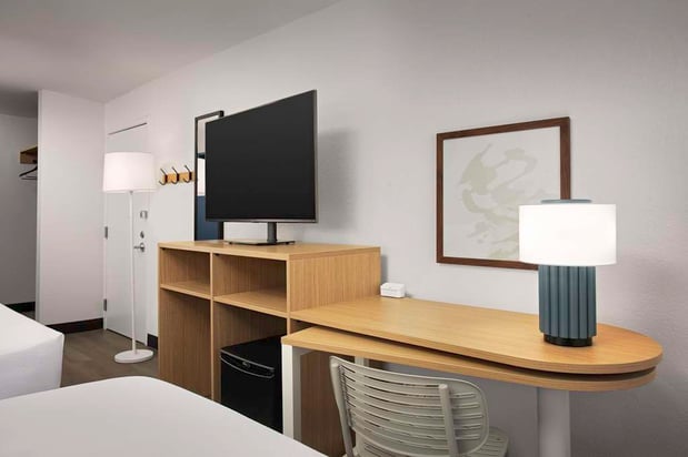 Images Spark by Hilton Atlanta Cumberland Ballpark