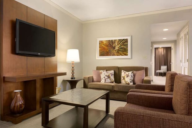 Images Embassy Suites by Hilton Chicago North Shore Deerfield