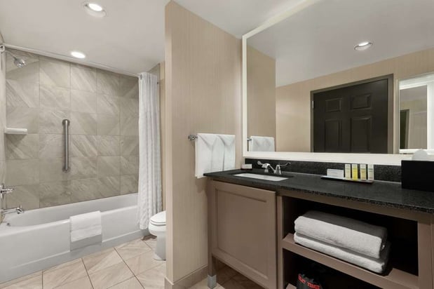 Images Embassy Suites by Hilton Charlotte Ayrsley
