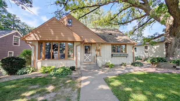 Images Abigail Ostendorf, RE/MAX Results