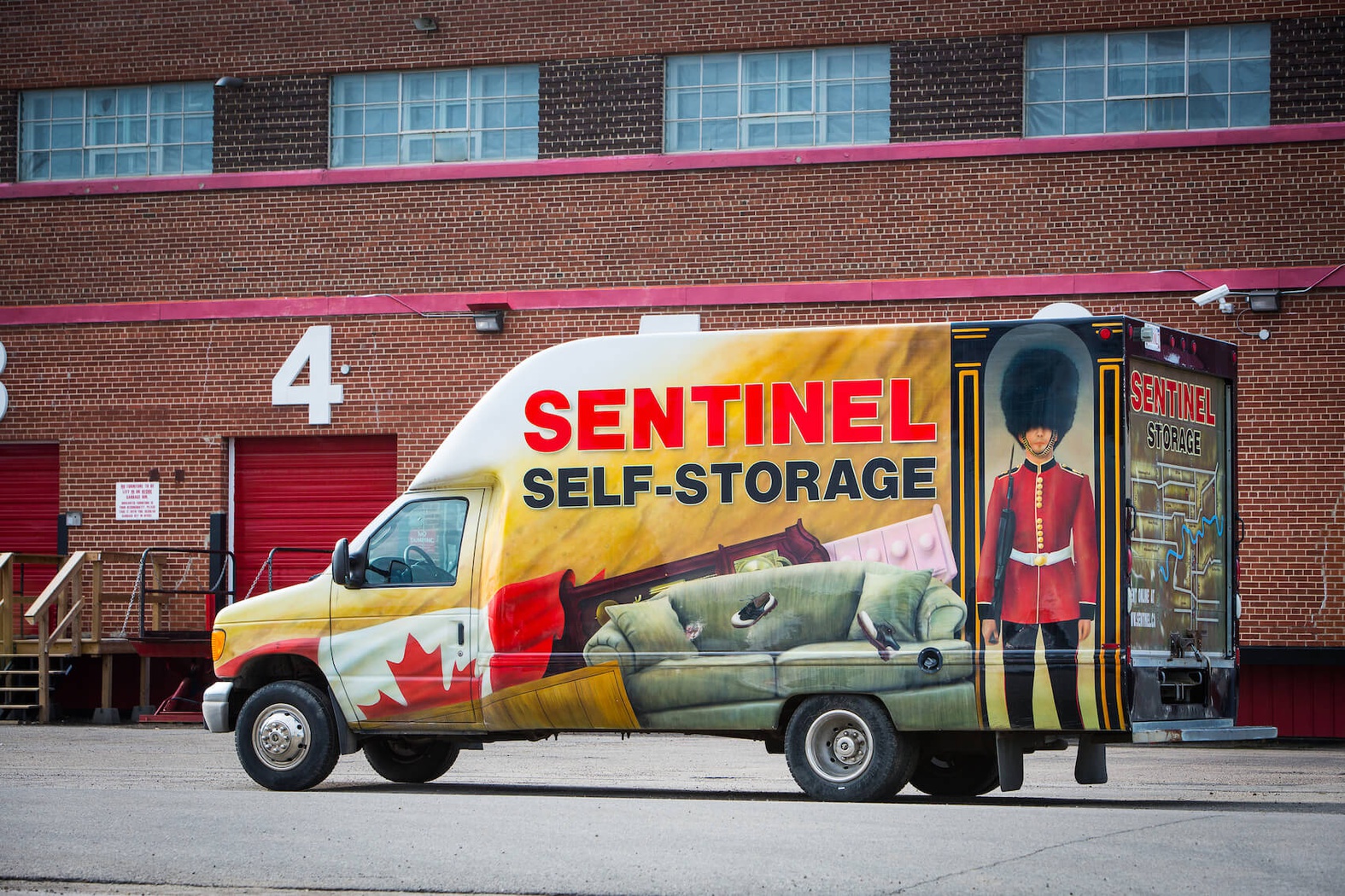 Foto de Sentinel Storage - Edmonton Central