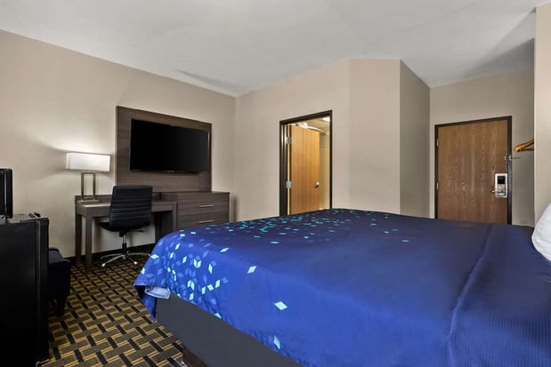 Images SureStay Plus by Best Western Tulsa East