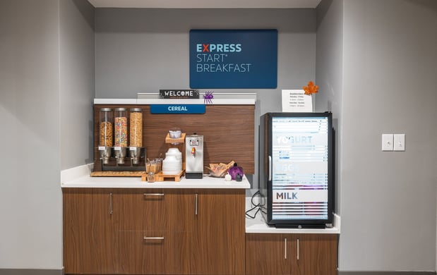 Images Holiday Inn Express & Suites Saint Robert - Leonard Wood by IHG