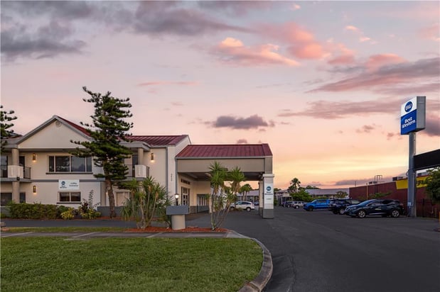 Images Best Western Space Shuttle Inn