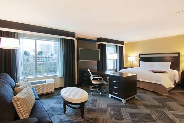 Images Hampton Inn & Suites Bellevue Downtown-Seattle