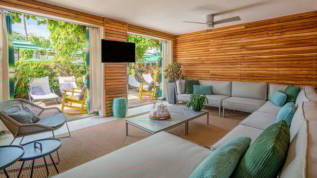 Images Kimpton Surfcomber Hotel by IHG