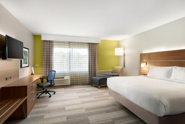 Images Holiday Inn Express & Suites Salisbury, an IHG Hotel