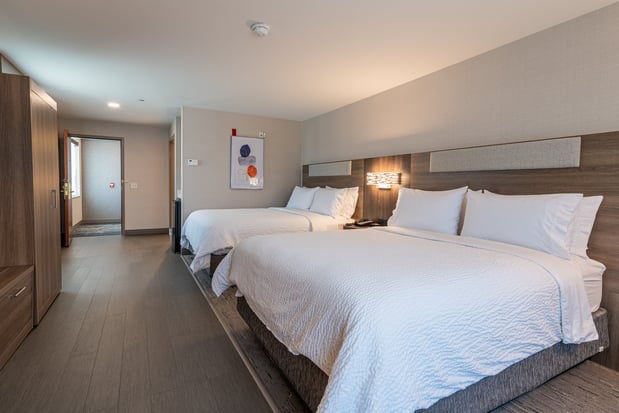 Images Holiday Inn Express & Suites Hampton South-Seabrook by IHG