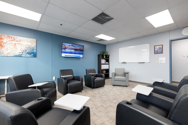 Images Pasadena Villa Outpatient Treatment Center - Quad Cities