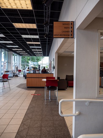 Images Luther Kia of Bloomington