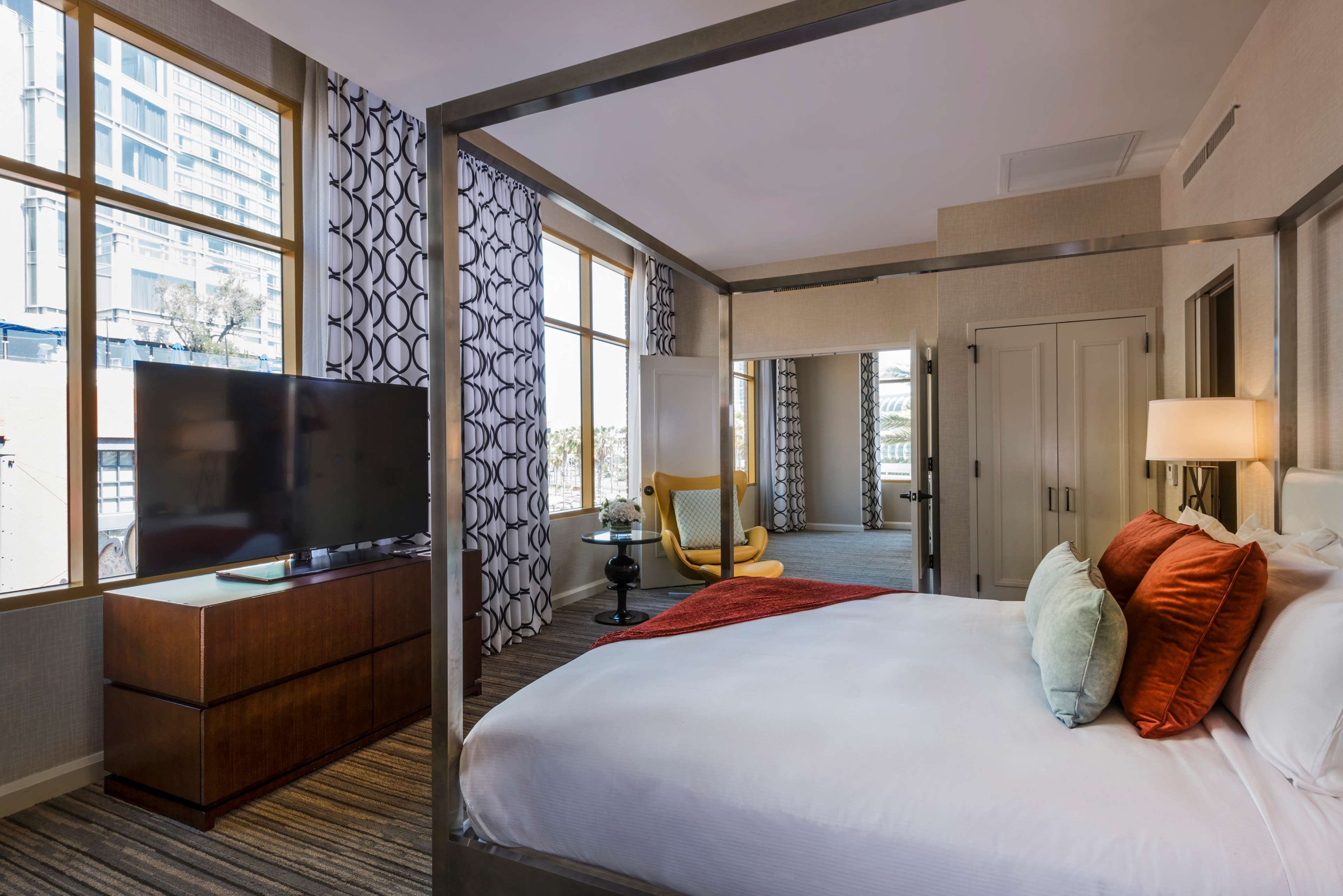Guest room