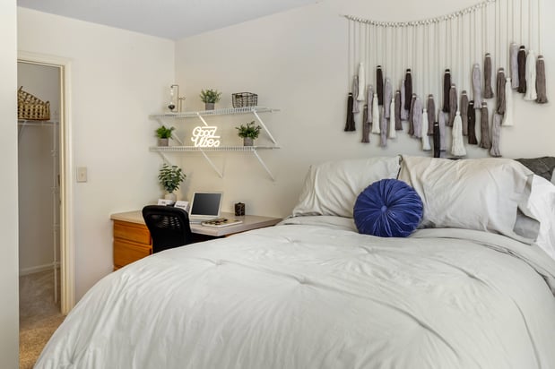 Images University Suites