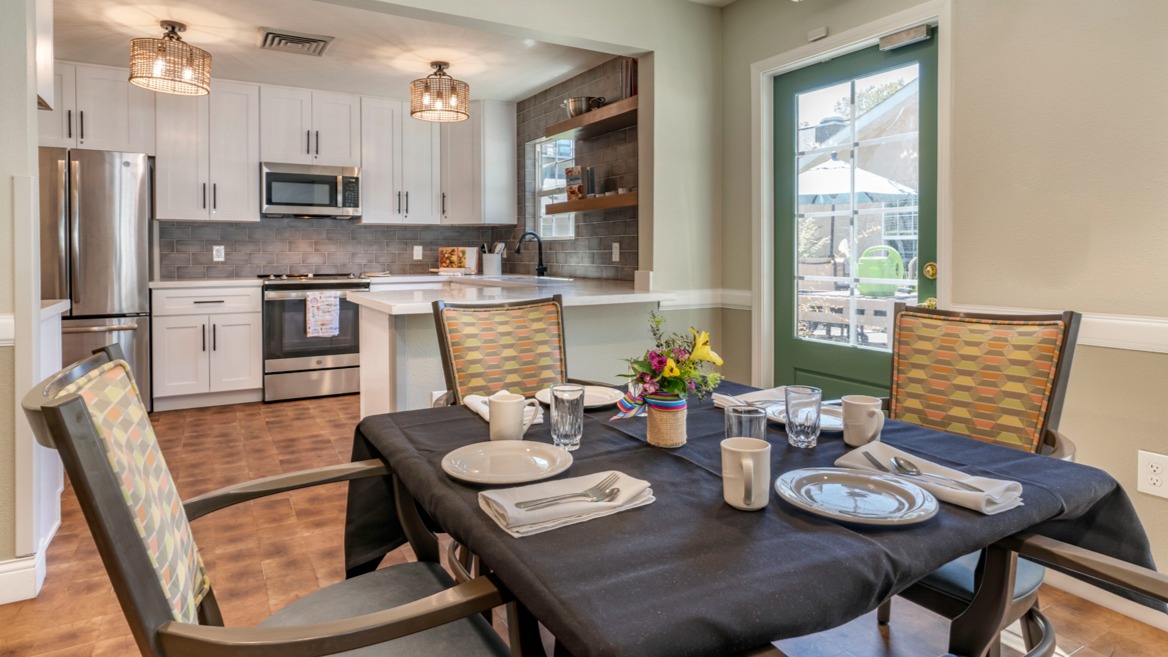 Brookdale Sylvan Ranch Dining Room
