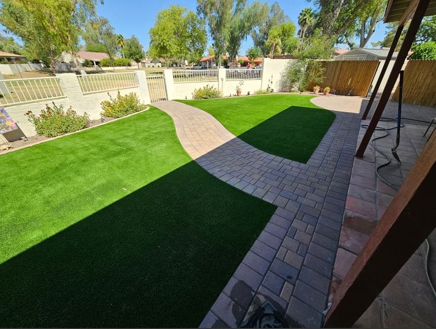 At Topp Turf, our synthetic grass solutions offer a vibrant, green alternative to natural lawns without the upkeep. Perfect for residential and commercial settings alike, synthetic grass provides a clean, consistent look year-round. We help you achieve a lush, durable surface that enhances your outdoor space with ease.