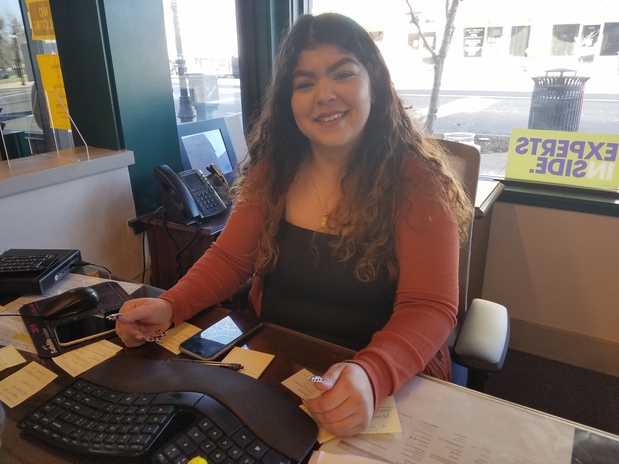 Images Debbie Mitchell: Allstate Insurance