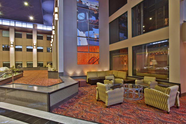 Images Holiday Inn Manitowoc by IHG