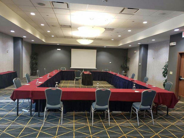 Images Holiday Inn & Suites Phoenix Airport by IHG