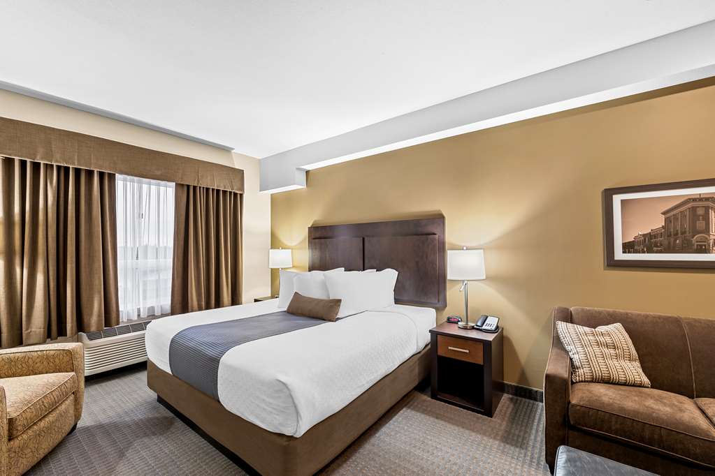 Images Best Western Plus Lacombe Inn & Suites