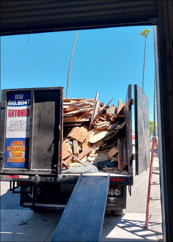 Antonio Hauling Demolition & Junk Removal - Debris removal