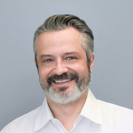 Robert Mark headshot.