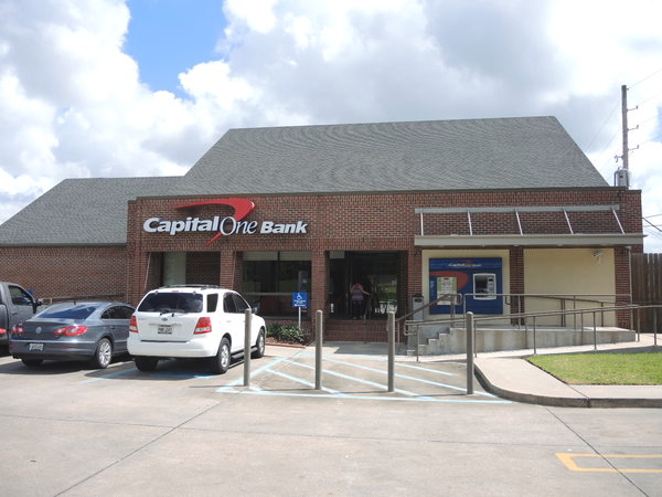 Images Capital One Bank - Closed