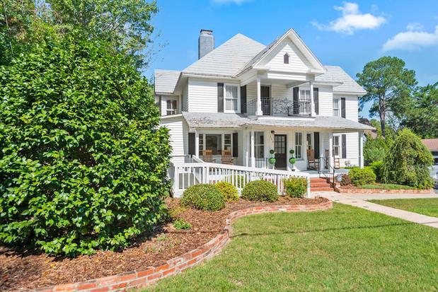 Images Front Runner Realty Group