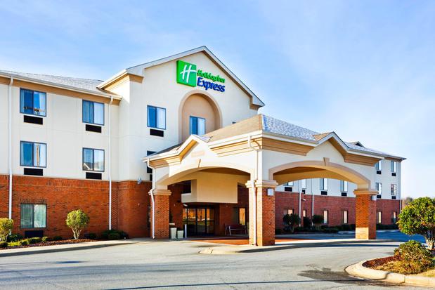 Images Holiday Inn Express Forest City, an IHG Hotel