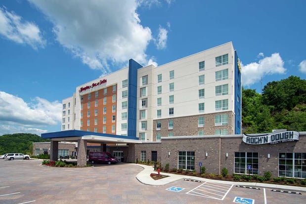 Images Hampton Inn & Suites Nashville North Skyline