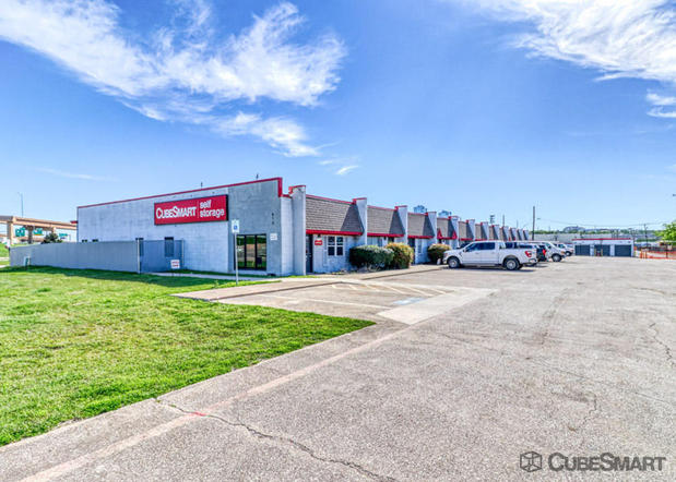 Images CubeSmart Self Storage