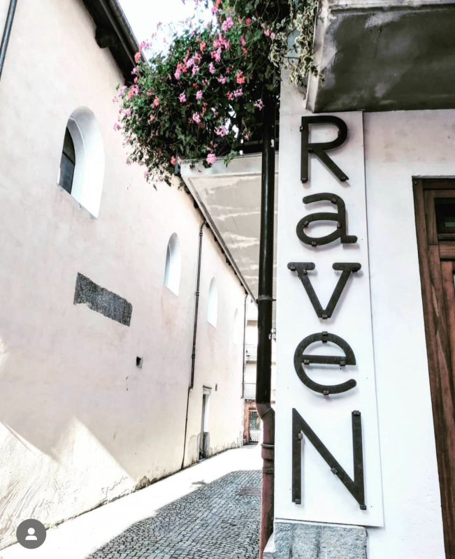 Images Raven Italia – Fashion Brand Made in Italy