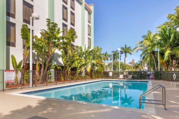 Images Best Western Plus Kendall Hotel & Suites