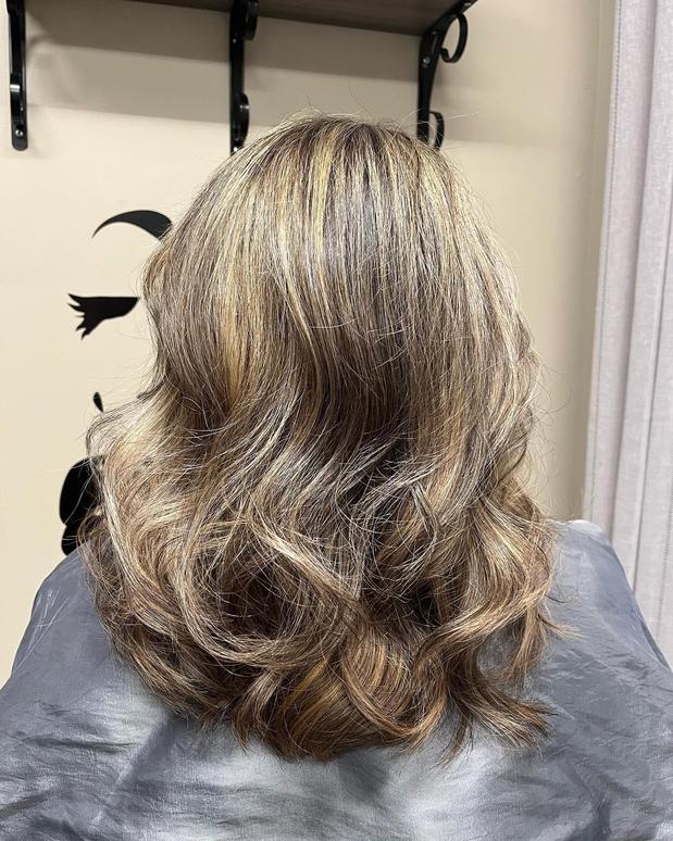 Images Adelia Varga Salon