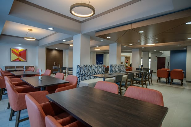 Images Holiday Inn Express & Suites Cleveland by IHG