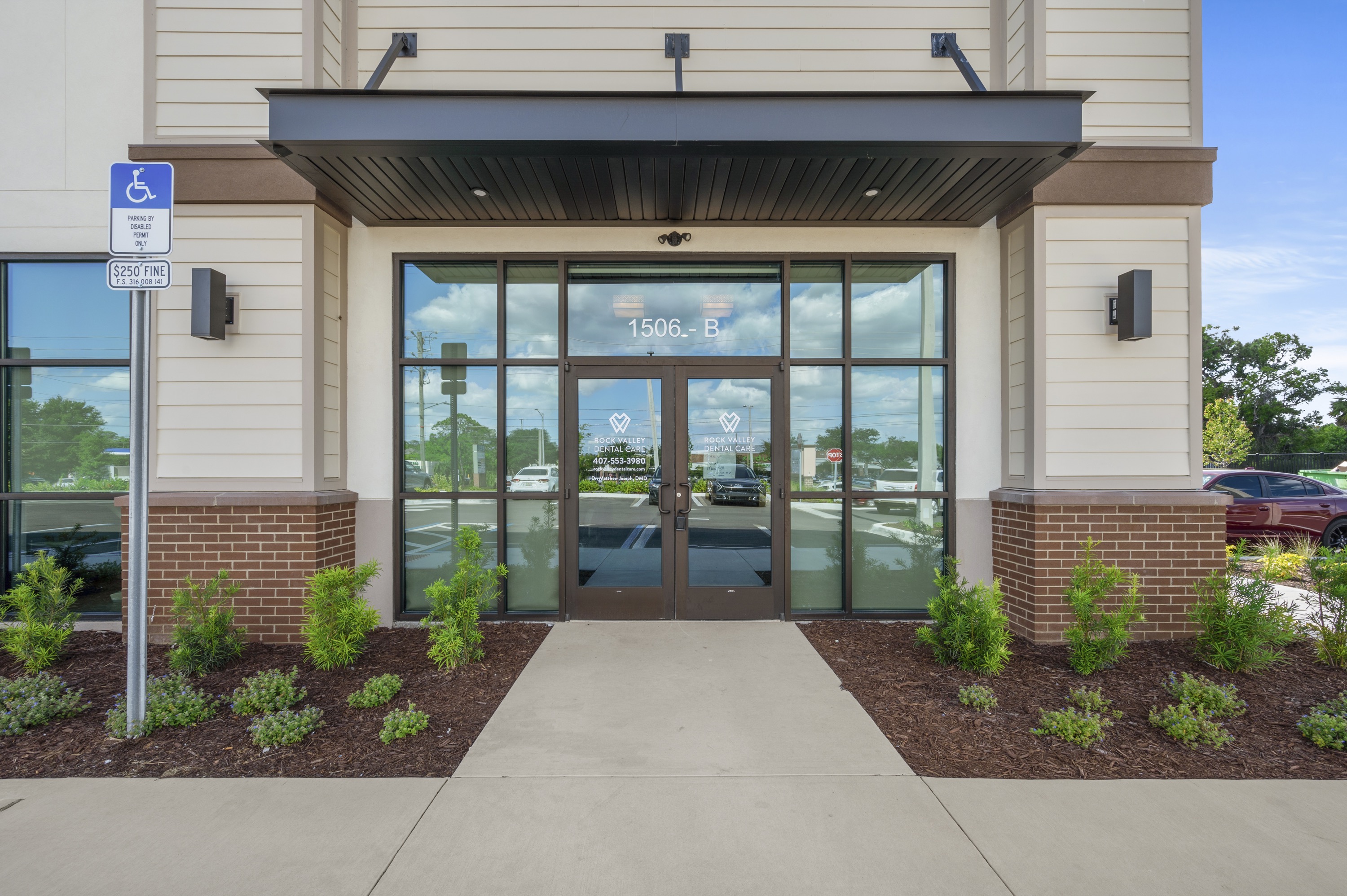 Front doors, Rock Valley Dental Care. Dentist in Apopka, FL. 