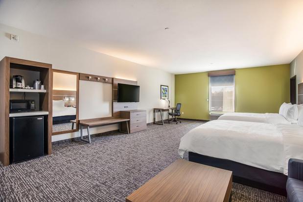 Images Holiday Inn Express & Suites Tulsa East - Catoosa by IHG
