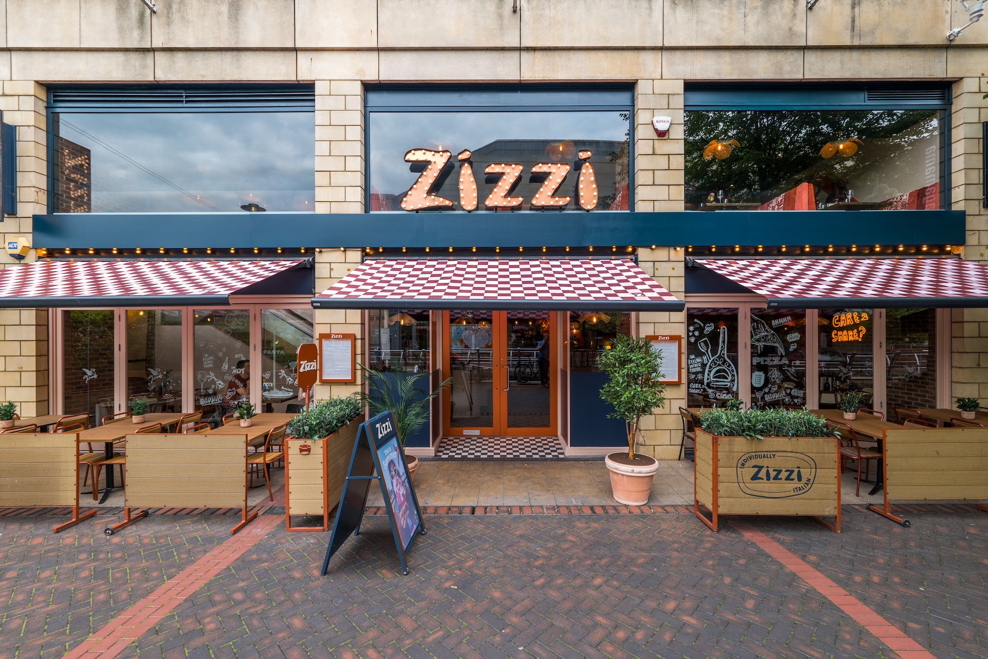 Images Zizzi - Reading Oracle