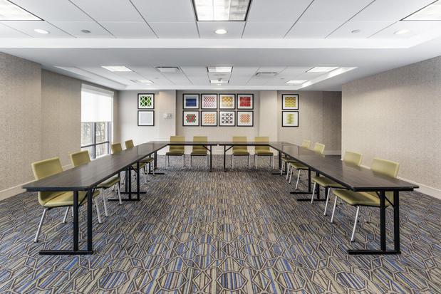 Images Holiday Inn Express & Suites South Portland by IHG